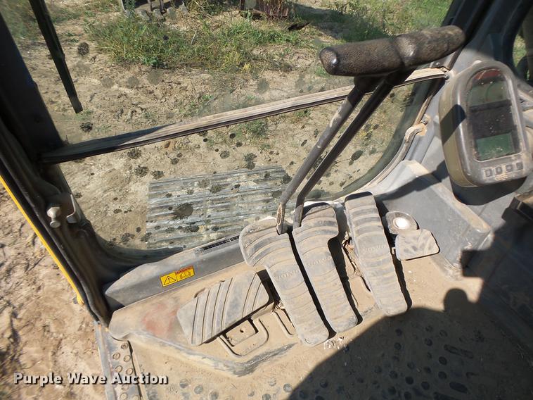 image for item DB1438 2005 Volvo EC240BLC excavator