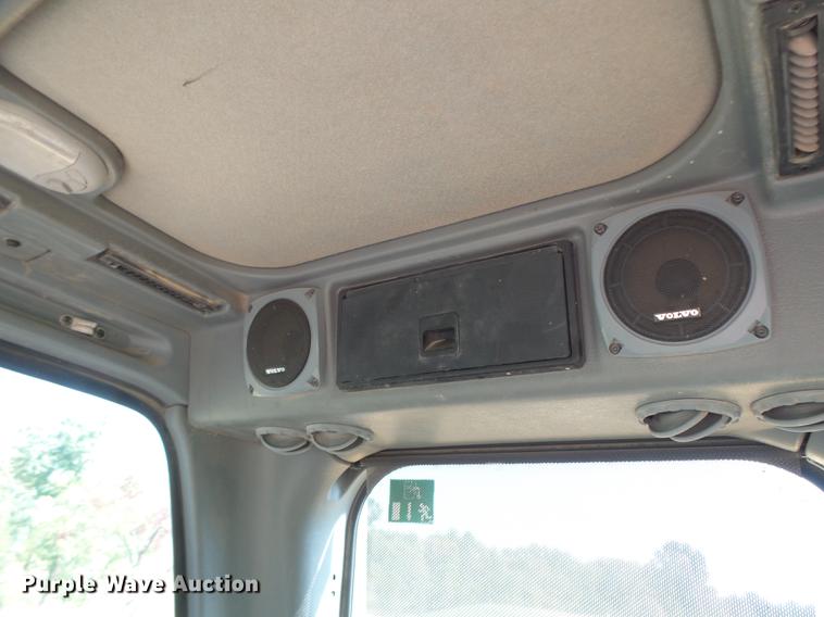 image for item DB1438 2005 Volvo EC240BLC excavator