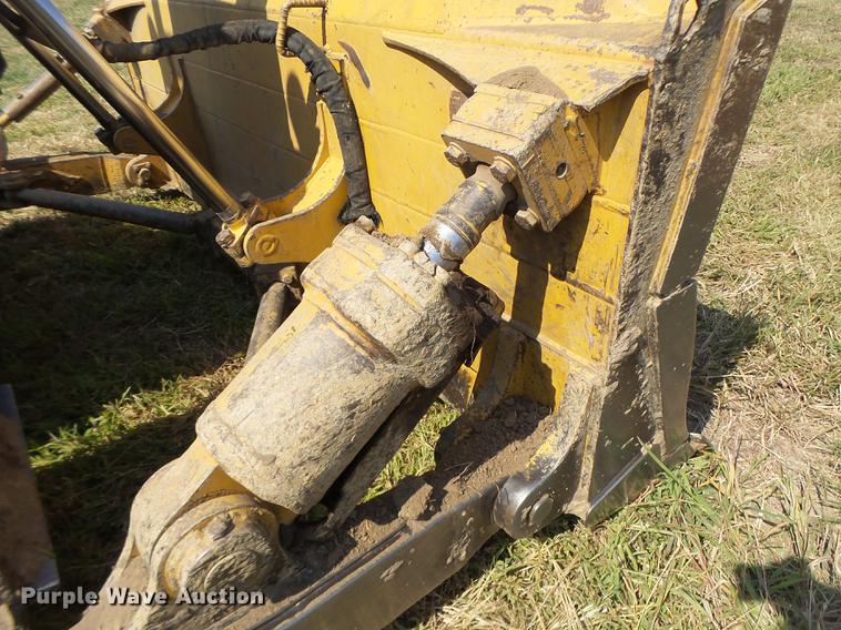 image for item DB1439 1997 John Deere 850C dozer