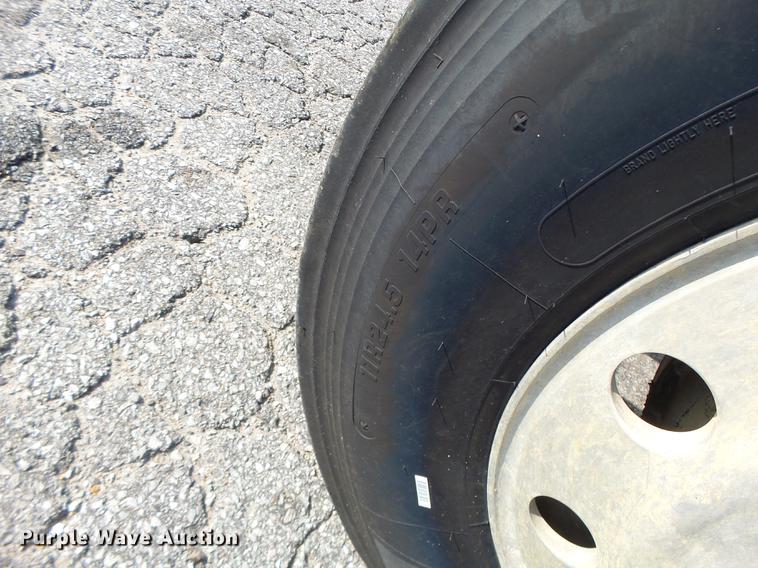 image for item DB1443 2000 Western Star 4964F tank truck