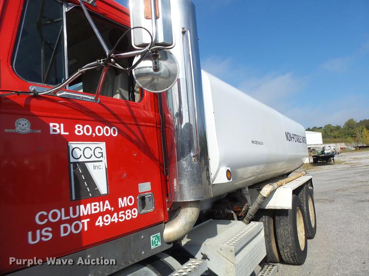 image for item DB1443 2000 Western Star 4964F tank truck