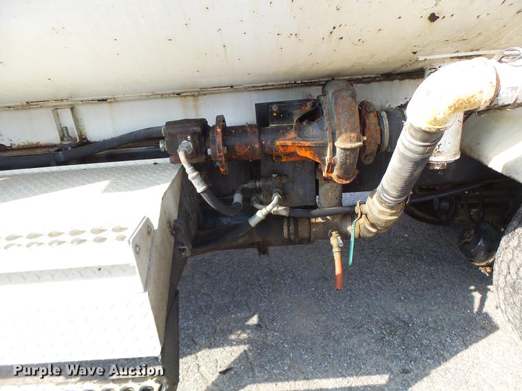 image for item DB1443 2000 Western Star 4964F tank truck