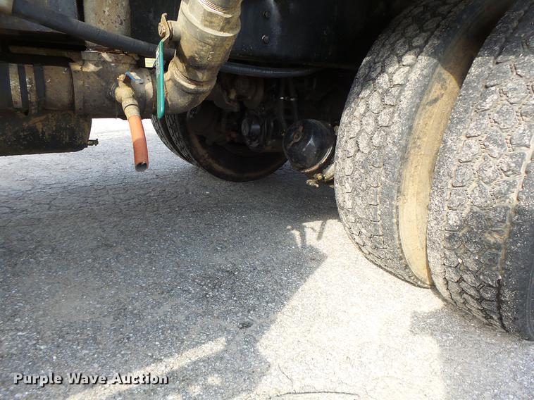 image for item DB1443 2000 Western Star 4964F tank truck