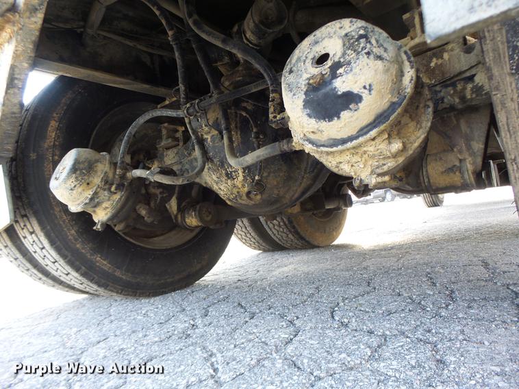 image for item DB1443 2000 Western Star 4964F tank truck