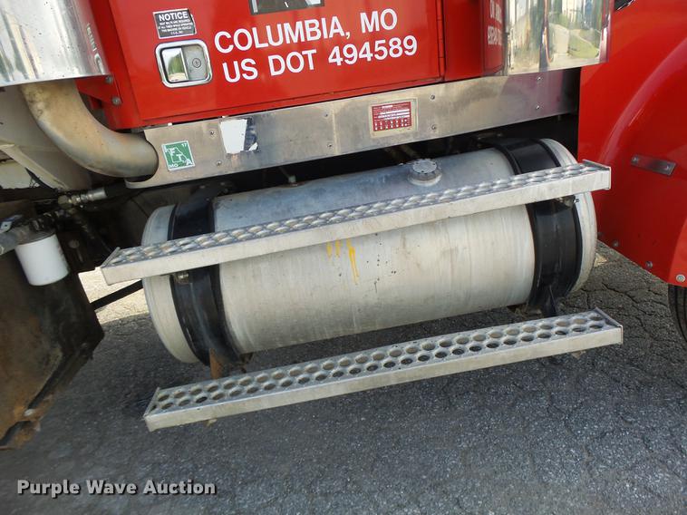 image for item DB1443 2000 Western Star 4964F tank truck