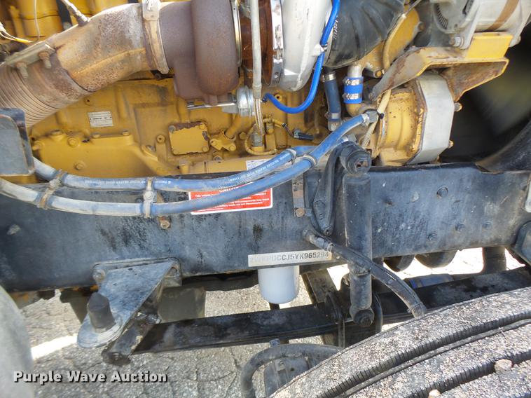 image for item DB1443 2000 Western Star 4964F tank truck