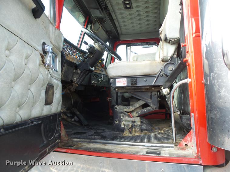 image for item DB1443 2000 Western Star 4964F tank truck