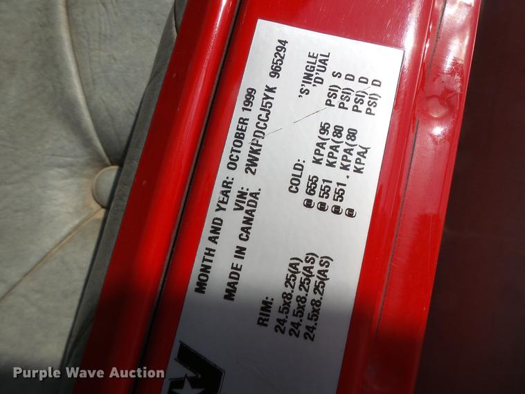 image for item DB1443 2000 Western Star 4964F tank truck