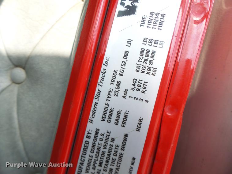 image for item DB1443 2000 Western Star 4964F tank truck