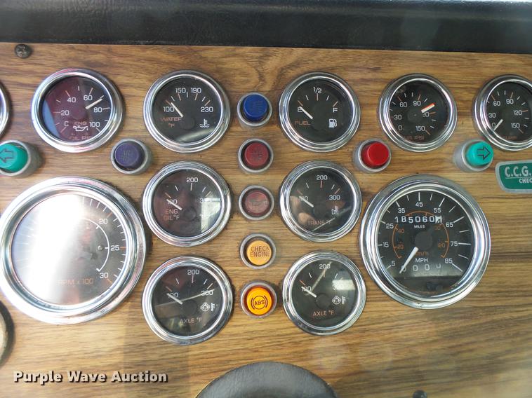 image for item DB1443 2000 Western Star 4964F tank truck