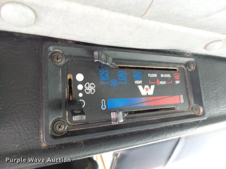 image for item DB1443 2000 Western Star 4964F tank truck