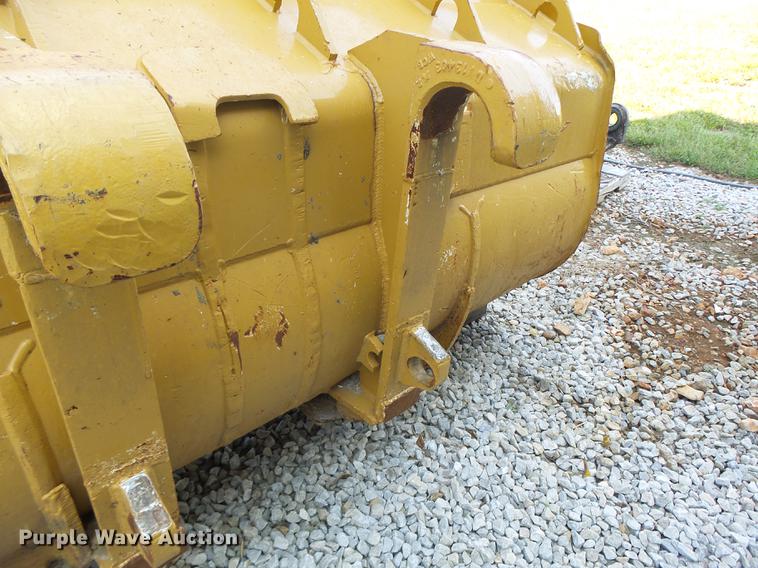 image for item DB1455 Caterpillar 963 loader bucket