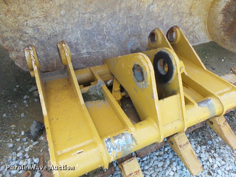 image for item DB1455 Caterpillar 963 loader bucket