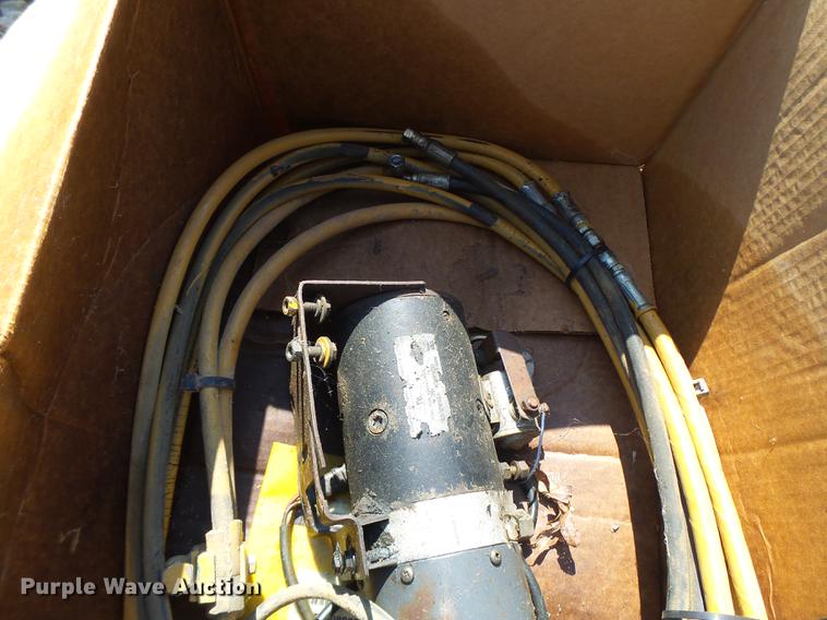 image for item DB1455 Caterpillar 963 loader bucket