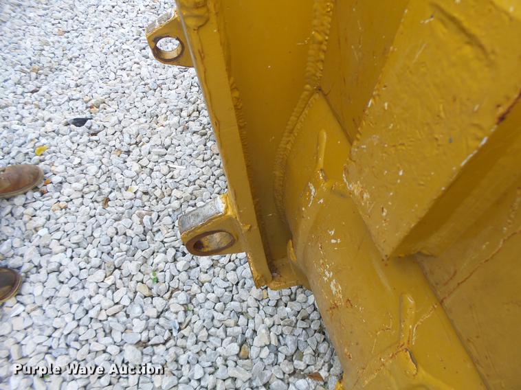 image for item DB1455 Caterpillar 963 loader bucket