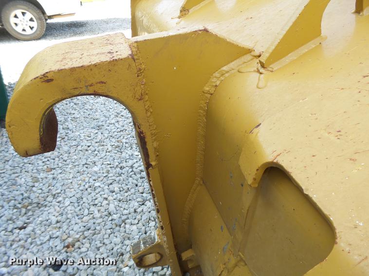image for item DB1455 Caterpillar 963 loader bucket