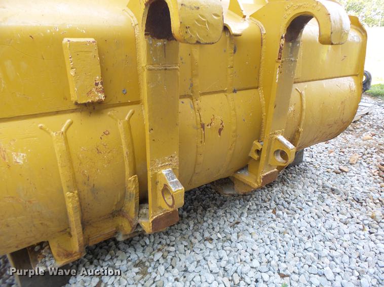 image for item DB1455 Caterpillar 963 loader bucket