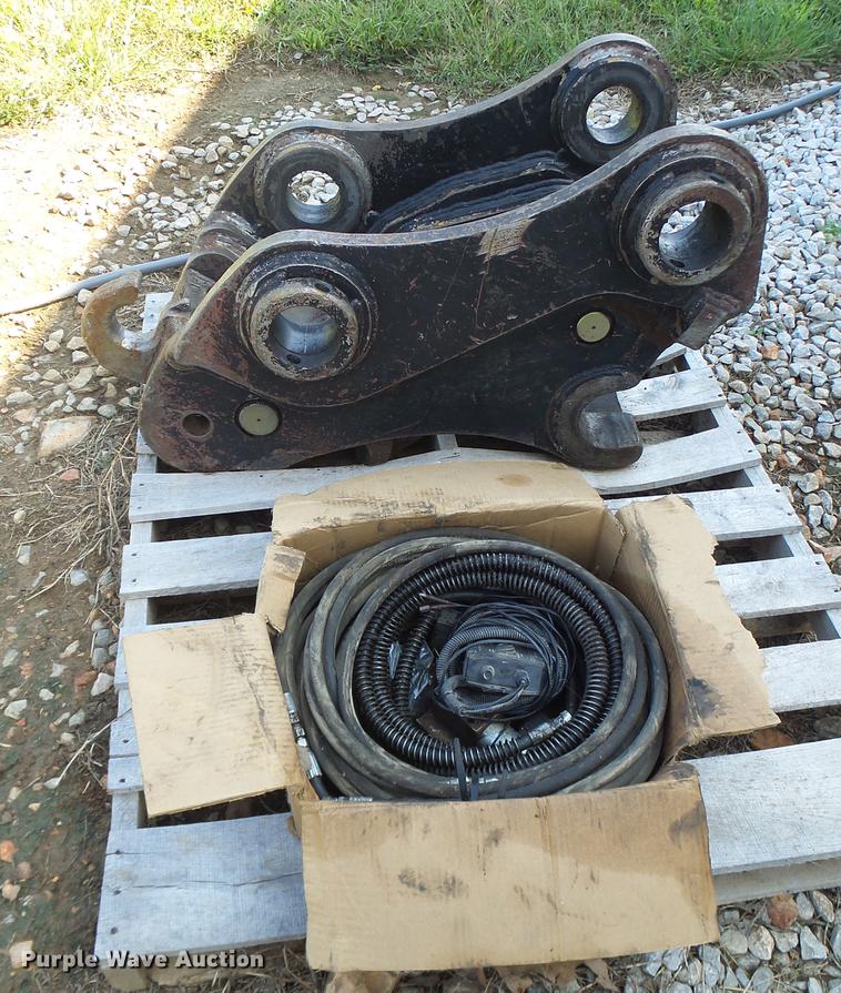 image for item DB1456 Excavator quick coupler bracket