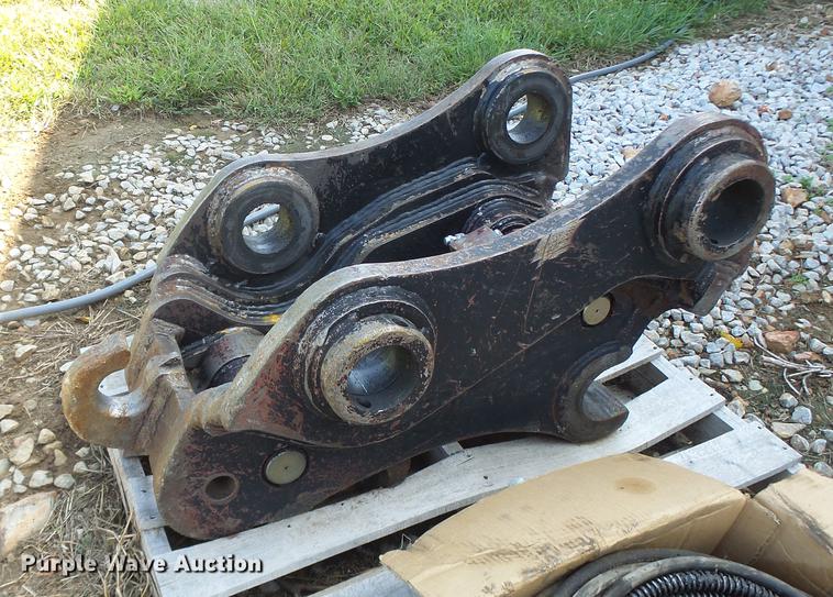image for item DB1456 Excavator quick coupler bracket