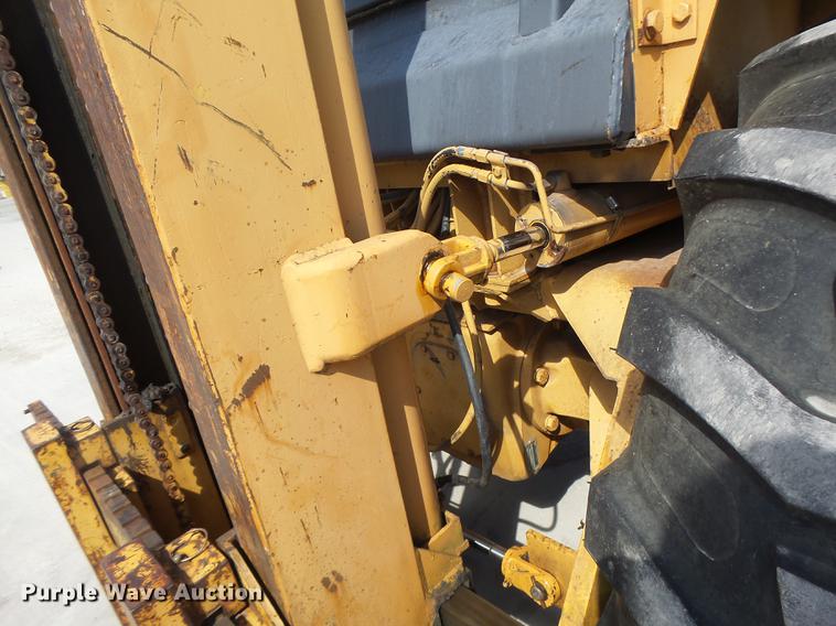 image for item DB1469 1998 Case 586E forklift