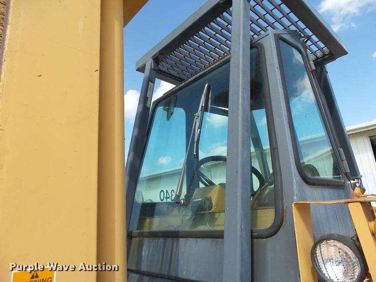 image for item DB1469 1998 Case 586E forklift