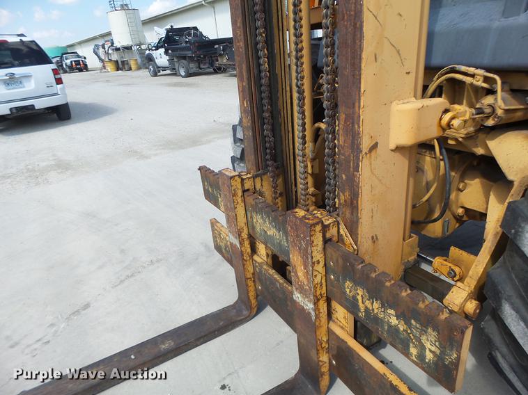 image for item DB1469 1998 Case 586E forklift