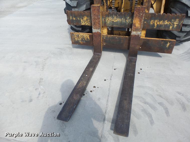 image for item DB1469 1998 Case 586E forklift