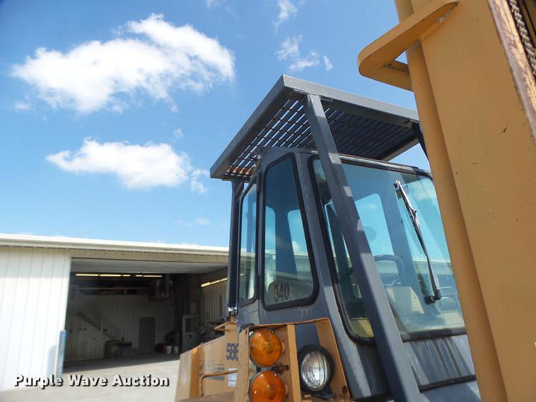 image for item DB1469 1998 Case 586E forklift