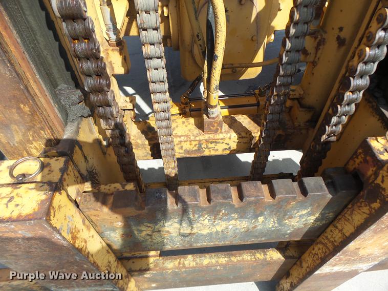 image for item DB1469 1998 Case 586E forklift