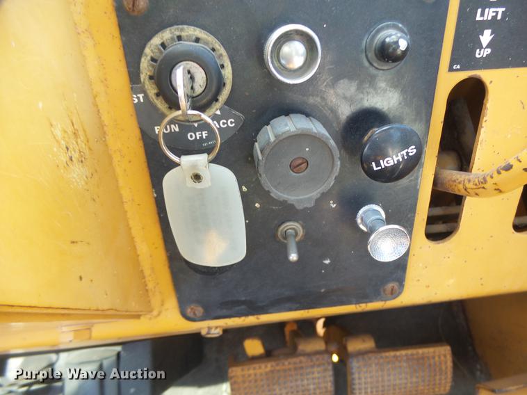 image for item DB1469 1998 Case 586E forklift