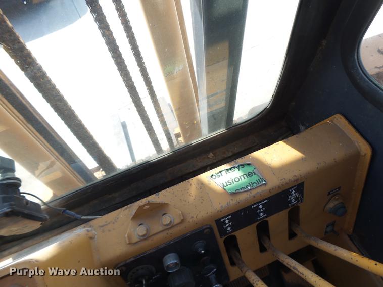 image for item DB1469 1998 Case 586E forklift