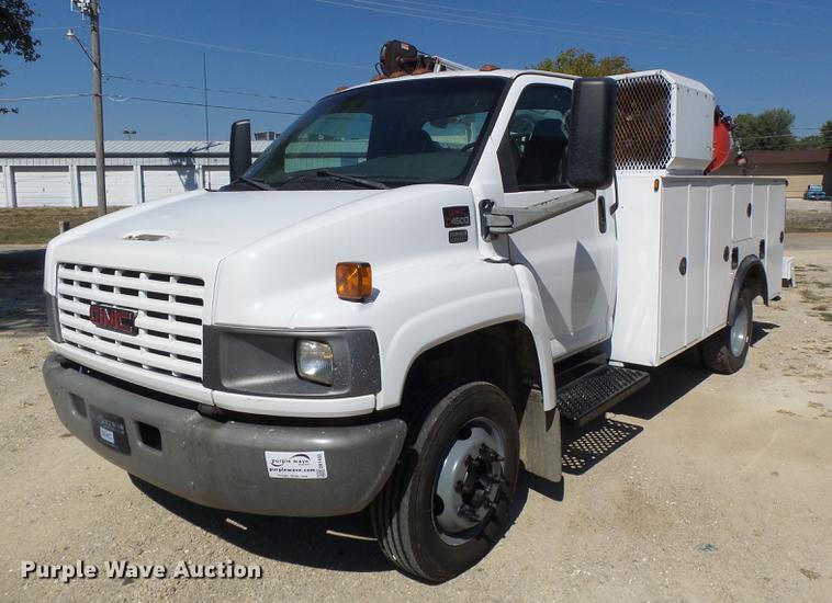 image for item DB1493 2003 GMC C4500 service truck with crane