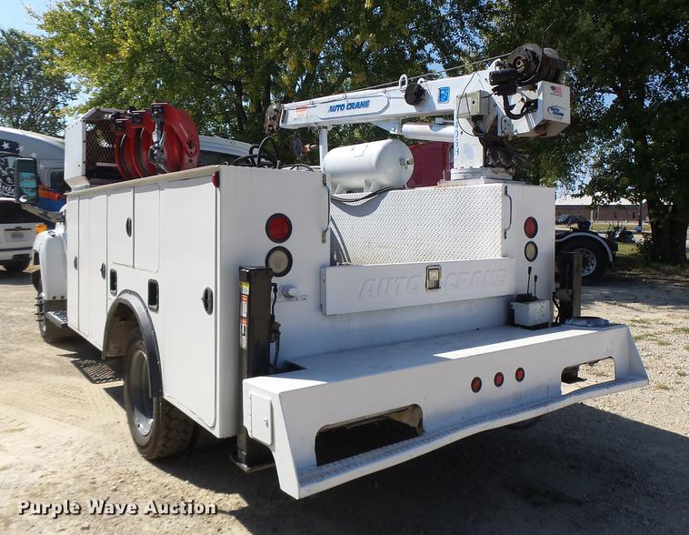 image for item DB1493 2003 GMC C4500 service truck with crane