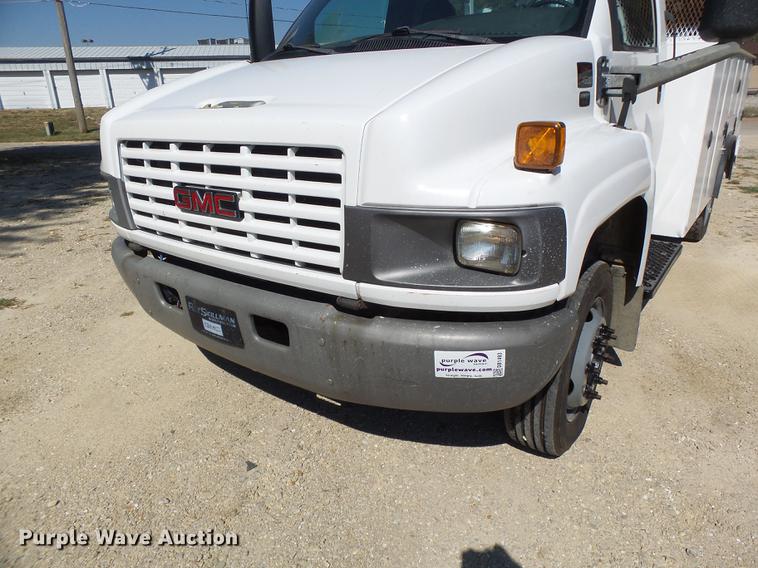 image for item DB1493 2003 GMC C4500 service truck with crane