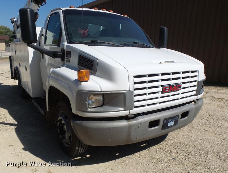 image for item DB1493 2003 GMC C4500 service truck with crane