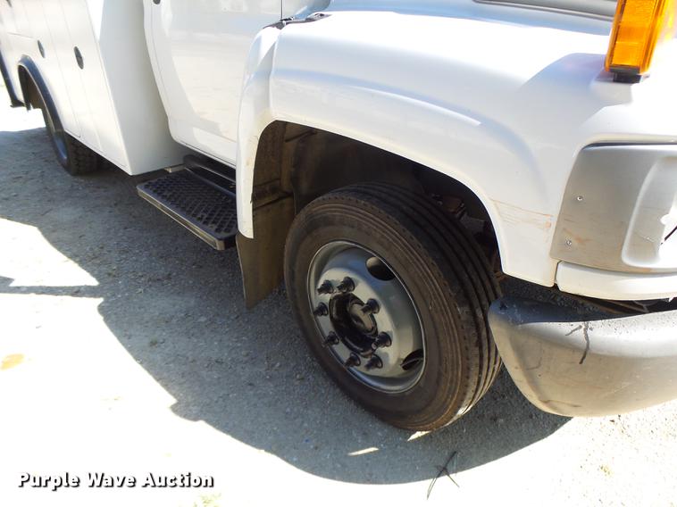 image for item DB1493 2003 GMC C4500 service truck with crane