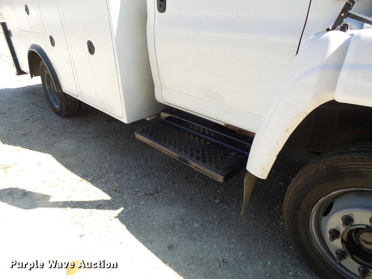 image for item DB1493 2003 GMC C4500 service truck with crane