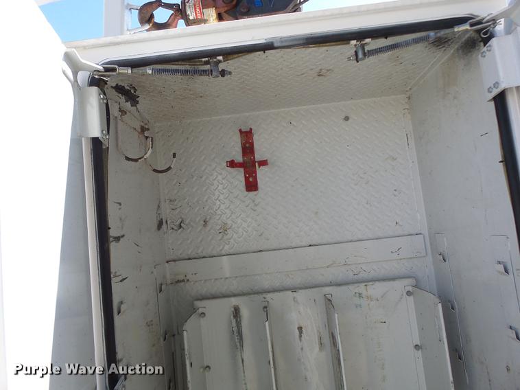 image for item DB1493 2003 GMC C4500 service truck with crane