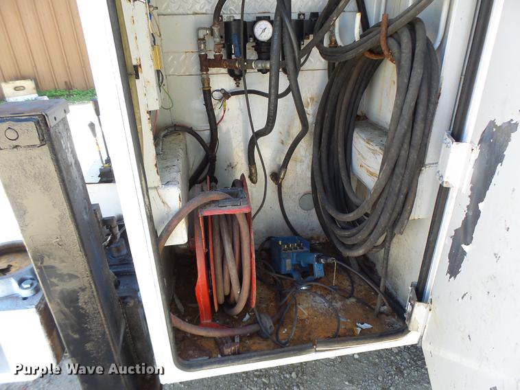 image for item DB1493 2003 GMC C4500 service truck with crane