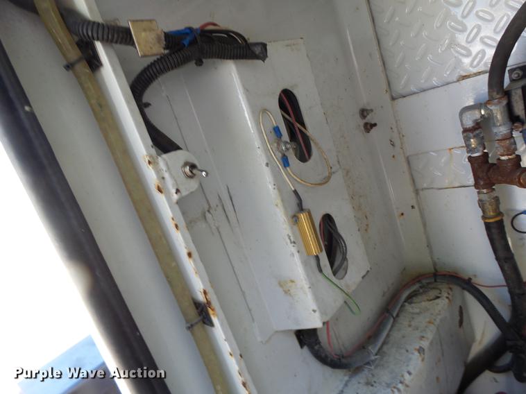 image for item DB1493 2003 GMC C4500 service truck with crane