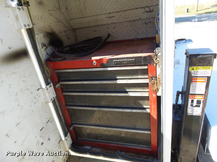 image for item DB1493 2003 GMC C4500 service truck with crane