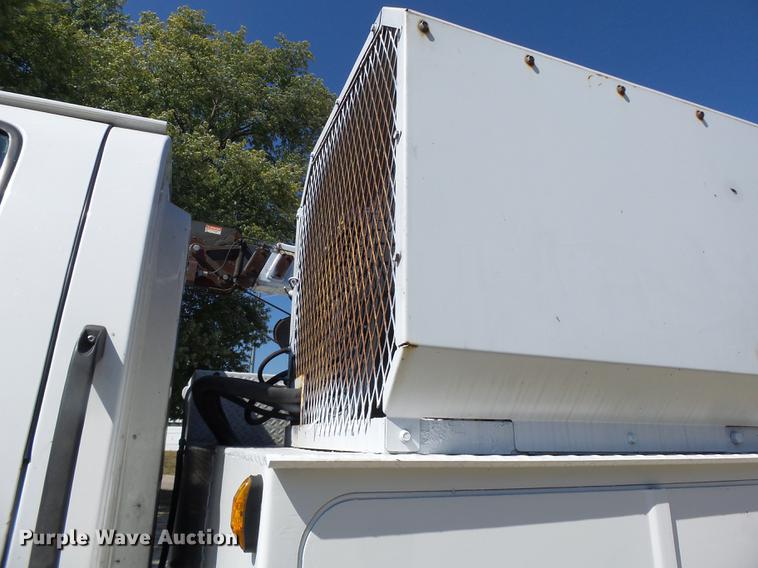 image for item DB1493 2003 GMC C4500 service truck with crane