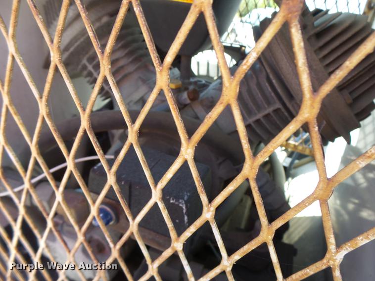 image for item DB1493 2003 GMC C4500 service truck with crane