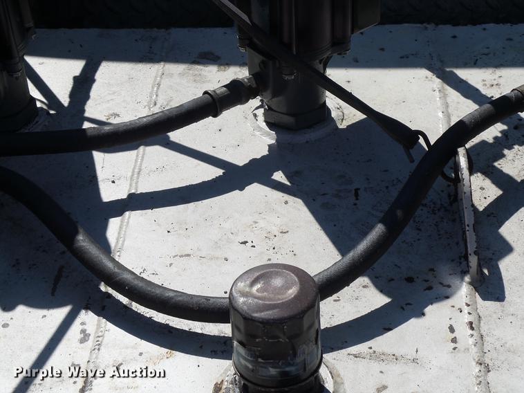 image for item DB1493 2003 GMC C4500 service truck with crane