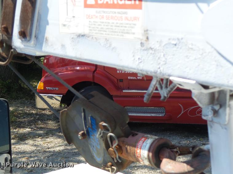 image for item DB1493 2003 GMC C4500 service truck with crane