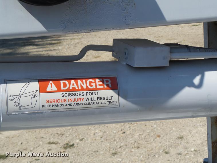 image for item DB1493 2003 GMC C4500 service truck with crane