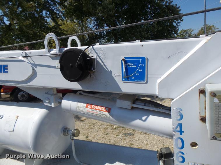 image for item DB1493 2003 GMC C4500 service truck with crane