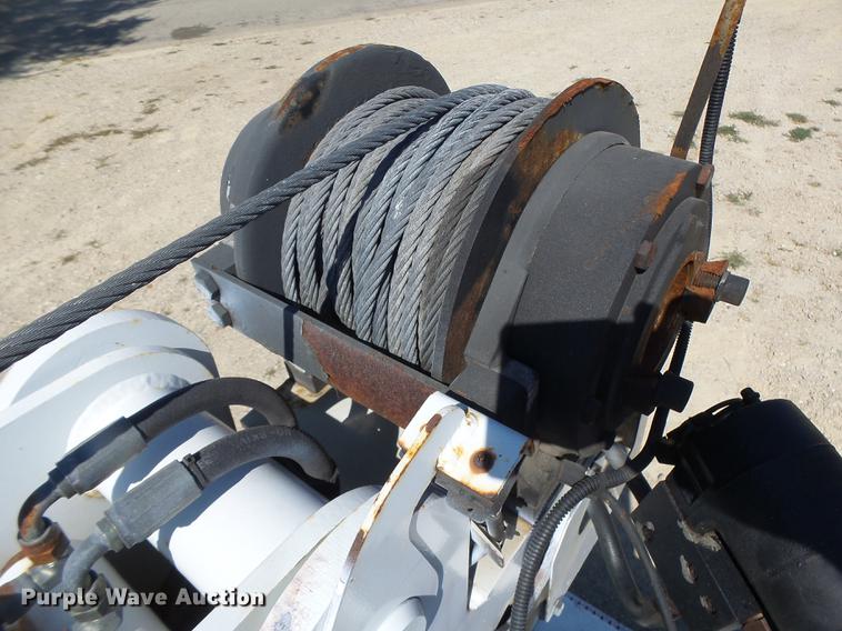 image for item DB1493 2003 GMC C4500 service truck with crane