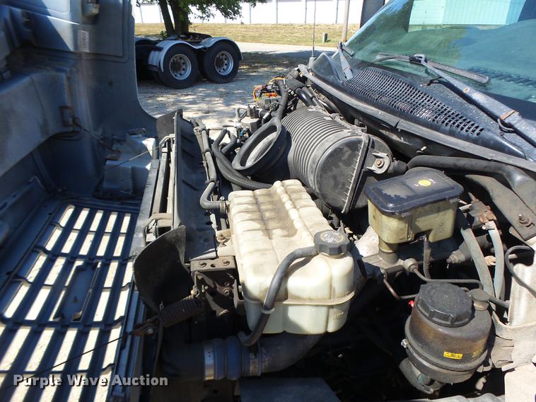 image for item DB1493 2003 GMC C4500 service truck with crane