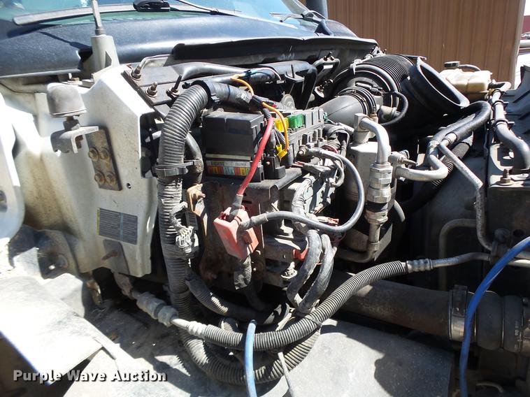 image for item DB1493 2003 GMC C4500 service truck with crane